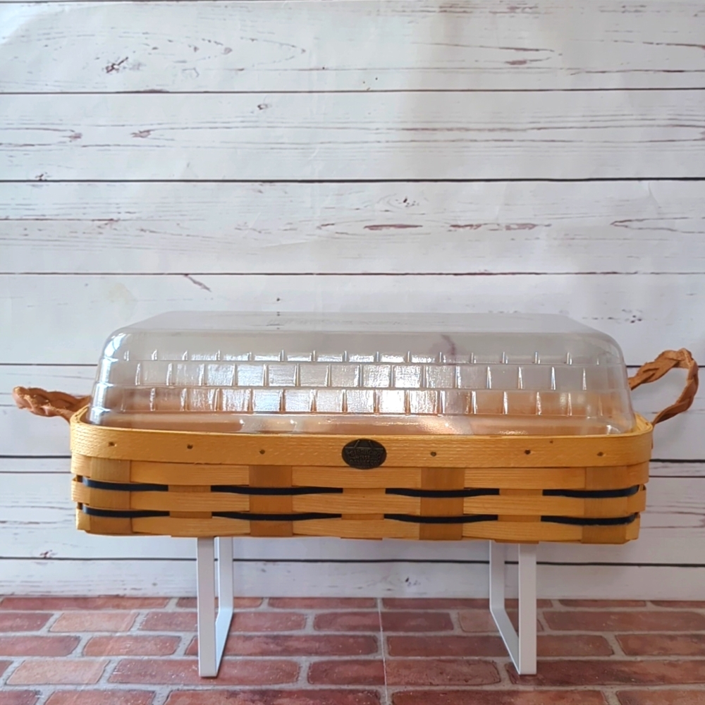 Vintage Peterboro Buffet Picnic Basket with Leather Handles and Dividers Lid